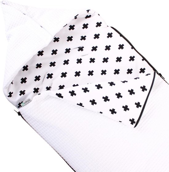 Ukje.nl Voetenzak wikkeldeken Maxi-Cosi Cabriofix Citi Pebble Plus, Cybex, Izi Go autostoel - Wit met plusjes ♥ van Ukje