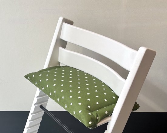 Vintage green zitkussen voor de stokke tripp trapp kinderstoel- vintage-green-stars-gecoat-liefleukenhip van Merkloos