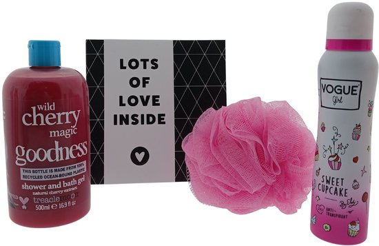 Vogue Cadeauset Love met Deo - Douche - Chocolade en Puff – Luxe Badset | Verwen Cadeauset | Wellness Geschenk voor Iedereen van Merkloos