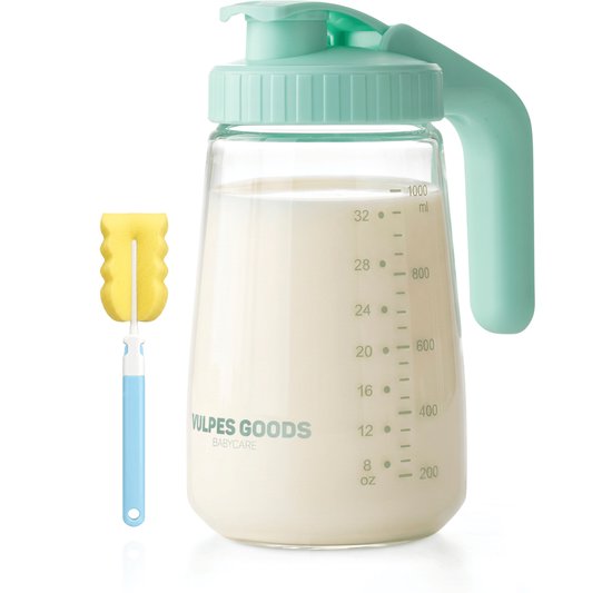 Vulpes Goods® Babycare - Milk Pitcher – Melkkan met Deksel – Moedermelk Bewaarfles Glas – ook Voor Babyvoeding & Formula – Lekvrij – BPA-vrij – 1000 ml - Incl. Schoonmaakborstel