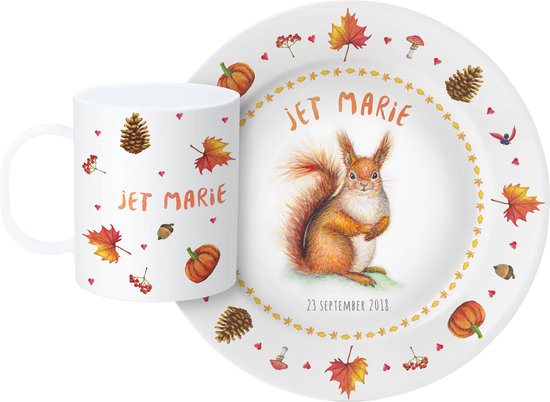 World of Mies kinderservies met naam - Uniek en persoonlijk baby eetsetje met bord en beker voor een herfst baby - handgeschilderd gepersonaliseerd kraamcadeau met eekhoorn en vrolijke herfstdecoraties - BPA vrij kunststof - dieren in aquarel van World of Mies