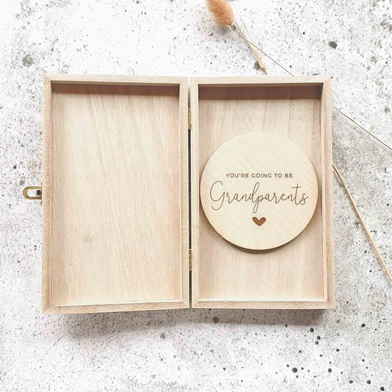 You're going to be grandparents - pregnancy announcement box - aankondigingsdoosje met cirkel van Noah & Sisi