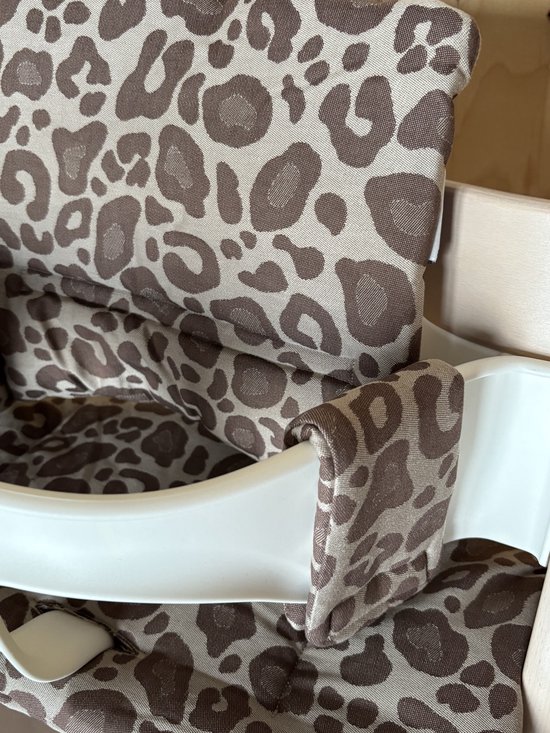 Zitkussen Stokke Tripp Trapp stoel - zitverkleiner - voor in insert en op het hout - Pure Baby Love - panter bruin